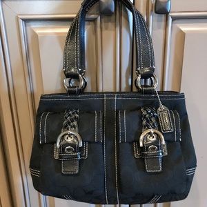 ♦️SOLD♦️Coach Signature Soho Tote